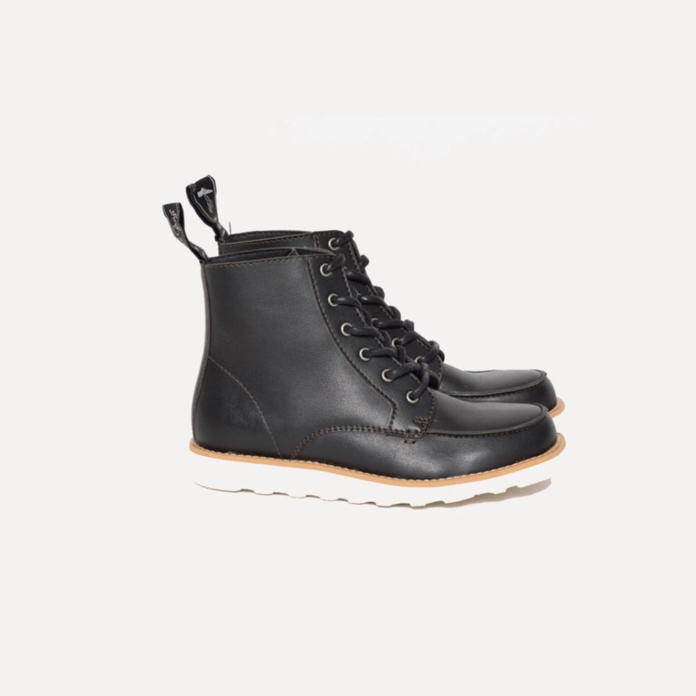Good Guys Don’t Wear Leather Walter Boots Black